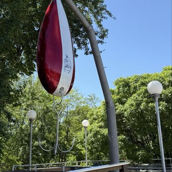Upland Brewing - Columbus - Giant fishing lure on the patio - Brewpubs Near Me - Columbus, Indiana Upland Brewing - Columbus - Giant fishing lure on the patio - Brewpubs Near Me - Columbus, Indiana