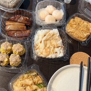 Homestyle Dim Sum - 4 Shui Mai Shrimp Rice Roll Sticky Rice Wrapped in Lotus Leaf 4 Shrimp Dumpling Beef Tripe Soybean Skin Roll - Dim Sum Near Me - Seattle, Washington