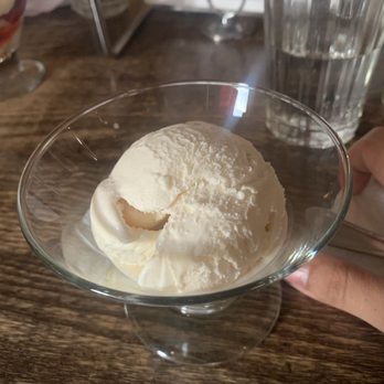 Juliana's - Vanilla Ice Cream - Pizza Near Me - Brooklyn, New York Juliana's - Vanilla Ice Cream - Pizza Near Me - Brooklyn, New York