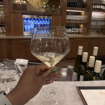 Two Sisters Vineyards - Wine Tours Near Me - Niagara-on-the-Lake, Ontario