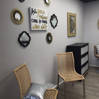 Hair Rehab - sitting area - Hair Stylists Near Me - Pasadena, Maryland
