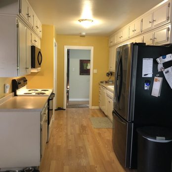 Dreams2Reality Construction & Landscape - Kitchen floor before - General Contractors Near Me - Sacramento, California