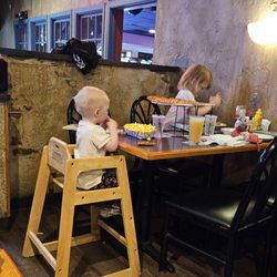 Bunny's Bar & Grill - Kid friendly