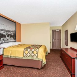 Super 8 by Wyndham Castle Rock Colorado - Guest room