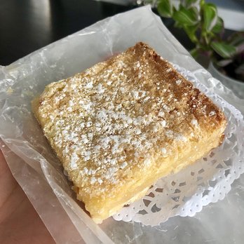 Magnolia Bakery - Lemon Bar - Bakeries Near Me - Chicago, Illinois