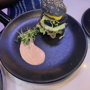 BLK SWAN - Appetizer burger 2/10 - New American Near Me - Baltimore, Maryland
