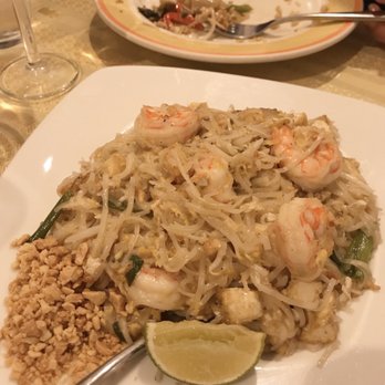 Siam Splendour - Pad Thai - so good - Thai Near Me - Evanston, Illinois