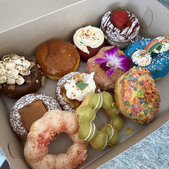 Friendly Donuts - IG: happyfoodieoc - Donuts Near Me - Orange, California Friendly Donuts - IG: happyfoodieoc - Donuts Near Me - Orange, California