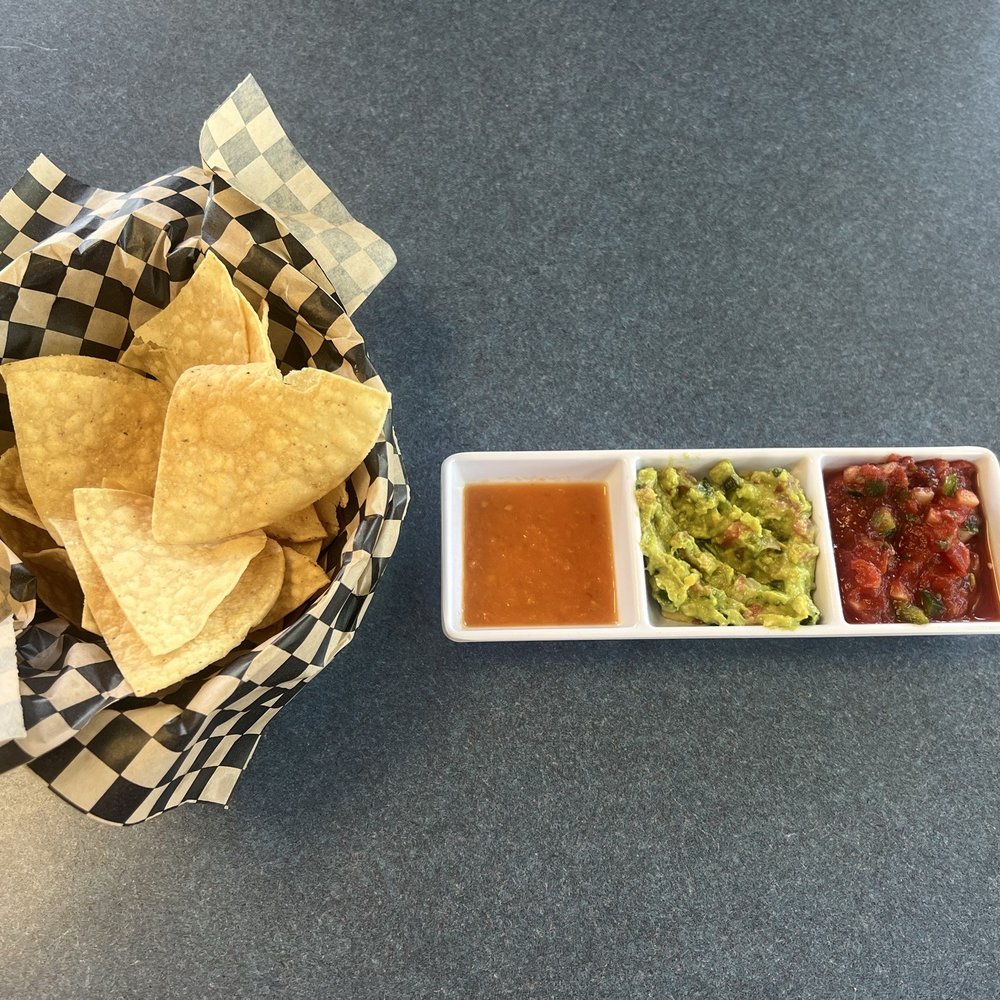 Rancho Grill - Complimentary fresh salsa, chips, and guacamole. - Mexican Near Me - Tucson, Arizona