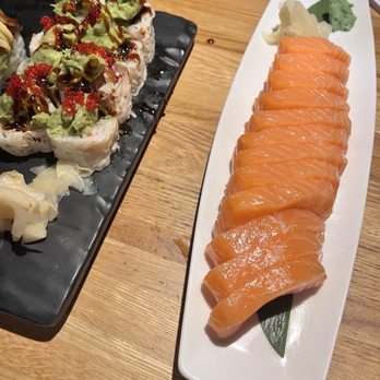 Ossu Asian Tavern - The sashimi salmon was pretty fatty and fresh - Japanese Near Me - Atlantic City, New Jersey