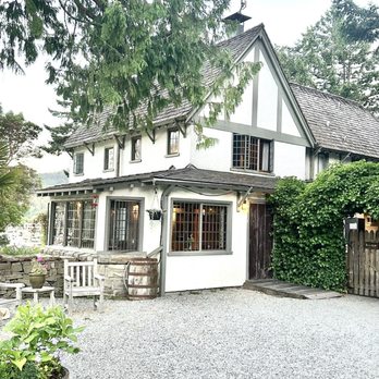 Hastings House Dining Room - The main house. - Diners Near Me - Salt Spring Island, British Columbia Hastings House Dining Room - The main house. - Diners Near Me - Salt Spring Island, British Columbia