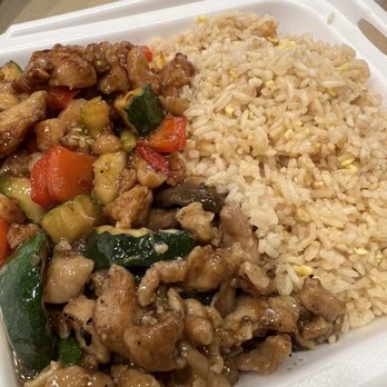 Panda Express - Mushroom chicken and kung pao chicken - Chinese Near Me - San Juan, Puerto Rico