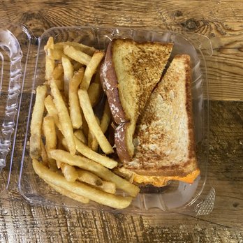 Pauli's - Lobster Grilled Cheese - Sandwiches Near Me - Boston, Massachusetts