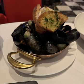 Fratelli - Mussels - Italian Near Me - Everett, Massachusetts