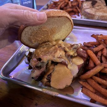 Fort 88 Smokehouse - Inside the March special burger. - Barbeque Near Me - Fort Atkinson, Wisconsin Fort 88 Smokehouse - Inside the March special burger. - Barbeque Near Me - Fort Atkinson, Wisconsin