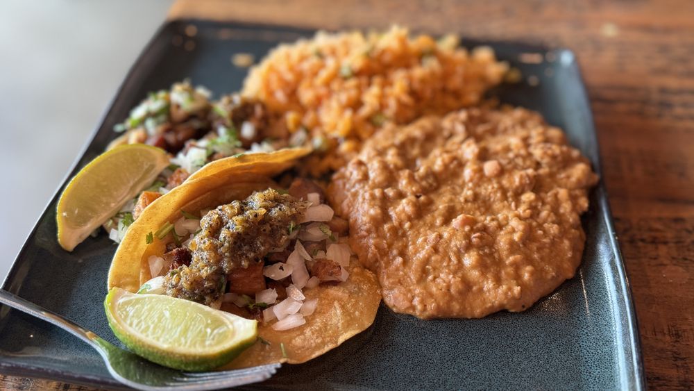 Social spots from Holé Molé