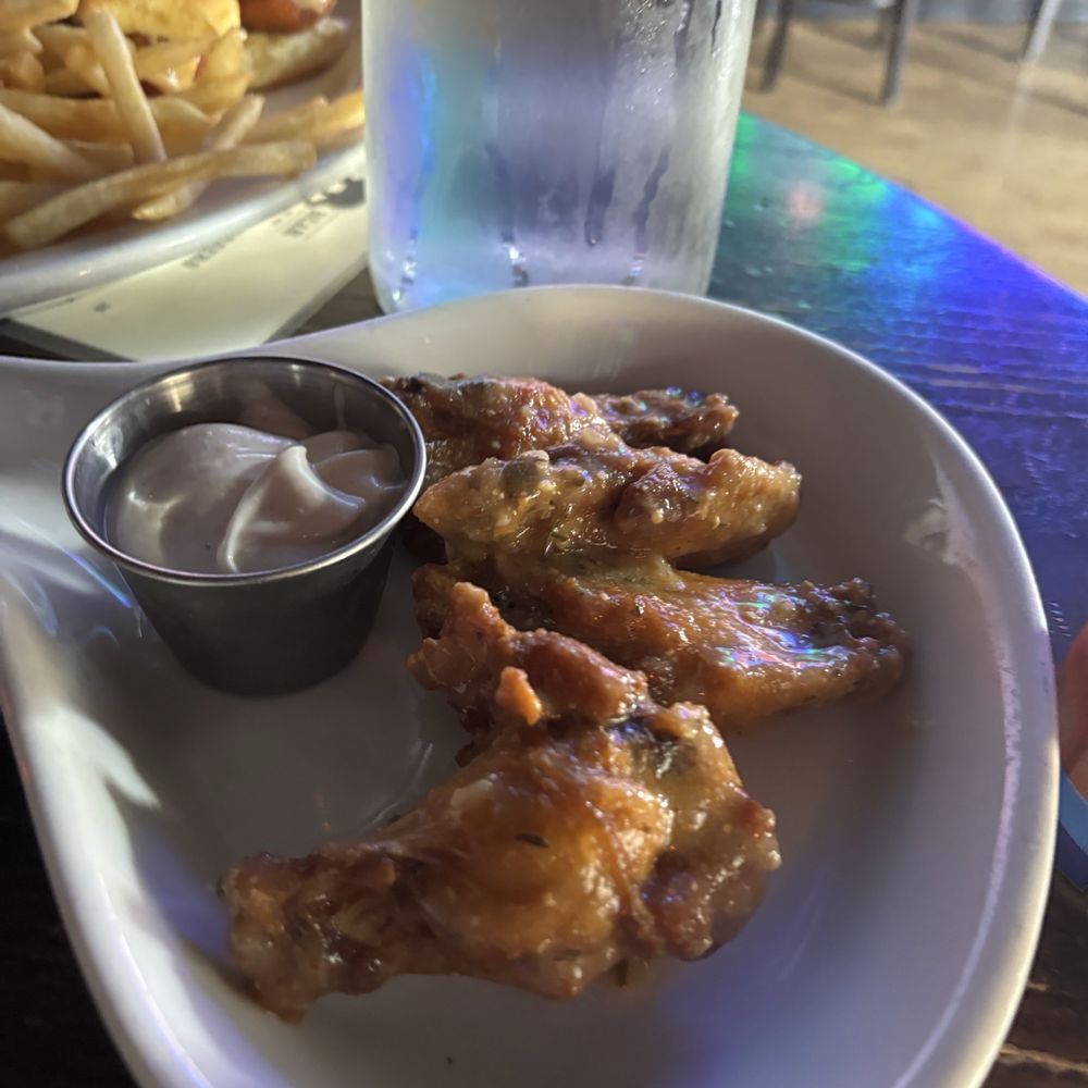 Black Bear Bar & Grill - Garlic parm - Sports Bars Near Me - Hoboken, New Jersey