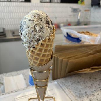 Twice Cream - Oreo cheesecake single scoop - Ice Cream & Frozen Yogurt Near Me - Edmonton, Alberta Twice Cream - Oreo cheesecake single scoop - Ice Cream & Frozen Yogurt Near Me - Edmonton, Alberta