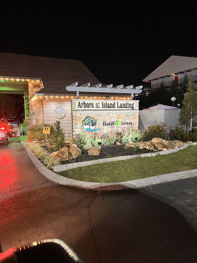 ARBORS AT ISLAND LANDING 2809 Pkwy, Pigeon Tennessee Hotels