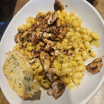 The Parlay Kitchen + Cocktails - SW Mac and Cheese - Gastropubs Near Me - Scottsdale, Arizona The Parlay Kitchen + Cocktails - SW Mac and Cheese - Gastropubs Near Me - Scottsdale, Arizona