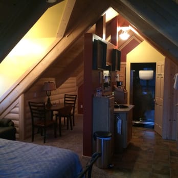 A Dove Nest Bed and Breakfast - Great private room - Bed & Breakfast Near Me - Kingston, Michigan