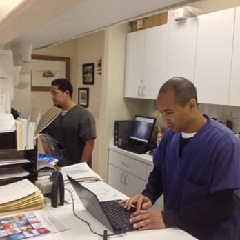 Robert Afra, MD - Highly skilled and friendly staff - Orthopedists Near Me - Encinitas, California Robert Afra, MD - Highly skilled and friendly staff - Orthopedists Near Me - Encinitas, California