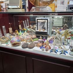 Gold Optometry - The owner must like turtles.