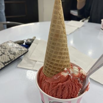 Kelly's Homemade Ice Cream - Red velvet - Ice Cream & Frozen Yogurt Near Me - Orlando, Florida Kelly's Homemade Ice Cream - Red velvet - Ice Cream & Frozen Yogurt Near Me - Orlando, Florida