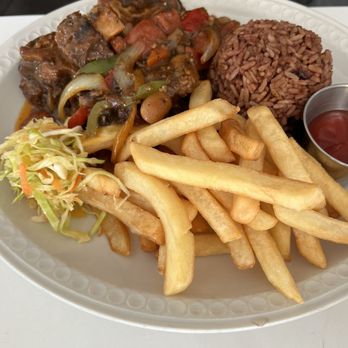 Caribbean Spice Cafe - Oxtail, rice and peas, and fries - Cocktail Bars Near Me - North Conway, New Hampshire