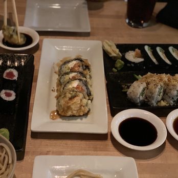Sushi Brokers - Tuna roll, Las Vegas Roll, Alaskan Roll, & Tootsie Roll Udon Noodles - Sushi Bars Near Me - Gilbert, Arizona Sushi Brokers - Tuna roll, Las Vegas Roll, Alaskan Roll, & Tootsie Roll Udon Noodles - Sushi Bars Near Me - Gilbert, Arizona