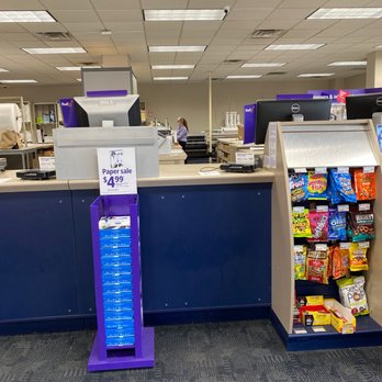 FedEx Office Print & Ship Center - Employee in back not making eye contact since I came in. - Shipping Centers Near Me - Palm Desert, California