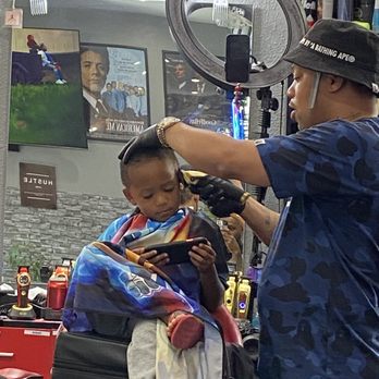 Blends Barbershop - Comfortable VIBE!! - Barbers Near Me - Los Angeles, California Blends Barbershop - Comfortable VIBE!! - Barbers Near Me - Los Angeles, California