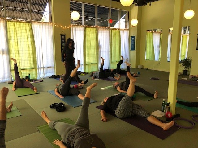 breathe yoga studio Logo