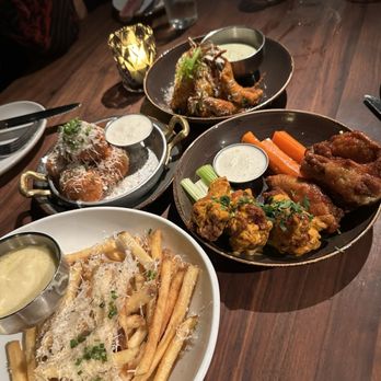 Eureka! - Truffle Cheese Fries Mac N' Cheese Balls Dorito-Crusted Shishito Peppers Wings - American Near Me - Mountain View, California Eureka! - Truffle Cheese Fries Mac N' Cheese Balls Dorito-Crusted Shishito Peppers Wings - American Near Me - Mountain View, California