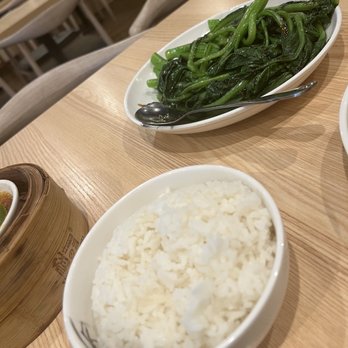 D Cuisine - Sauteed Yu Choy with garlic - Dim Sum Near Me - Chicago, Illinois D Cuisine - Sauteed Yu Choy with garlic - Dim Sum Near Me - Chicago, Illinois