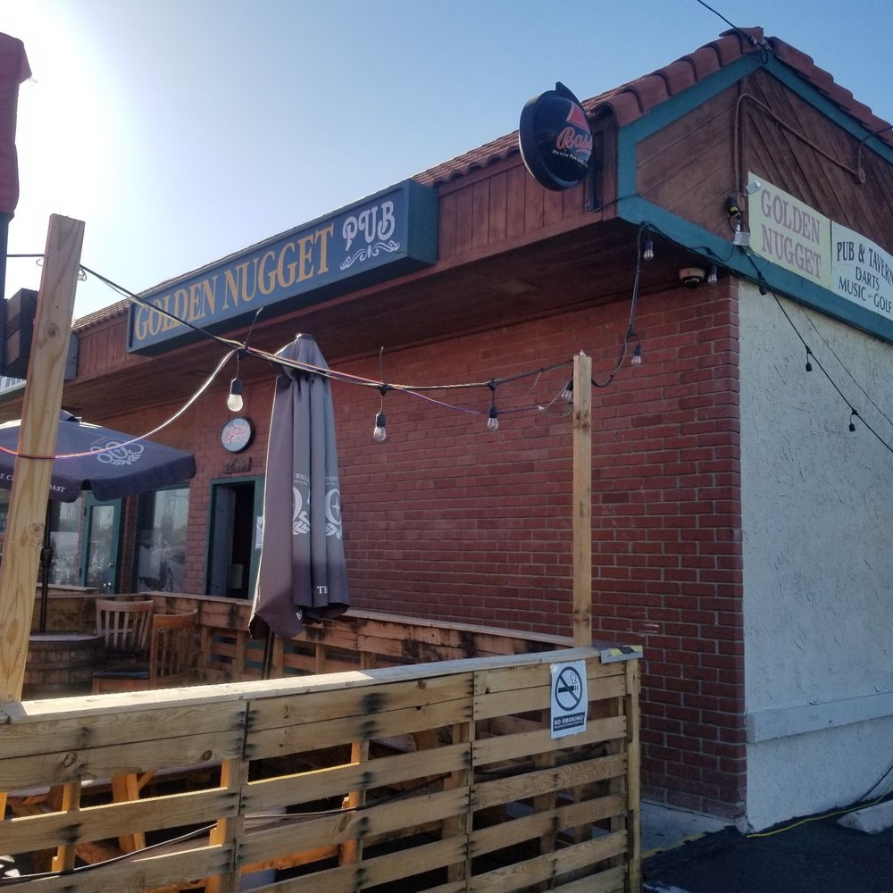 Golden Nugget Pub - the outside of the restaurant - Pubs Near Me - Simi Valley, California