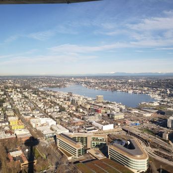 Space Needle - So lucky it's a clear day - Landmarks & Historical Buildings Near Me - Seattle, Washington Space Needle - So lucky it's a clear day - Landmarks & Historical Buildings Near Me - Seattle, Washington