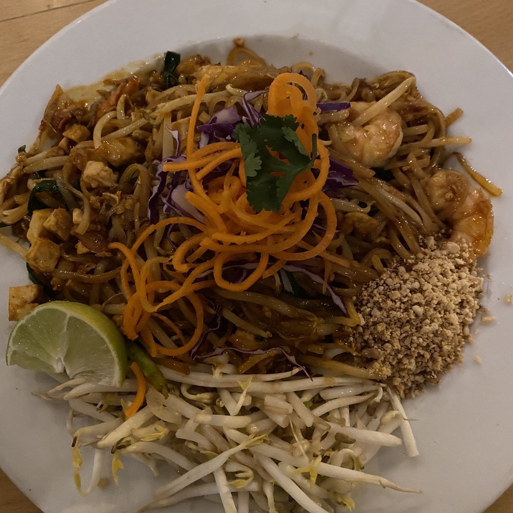 Aloy Modern Thai - Pad Thai Dinner with tofu and shrimp - Thai Near Me - Denver, Colorado
