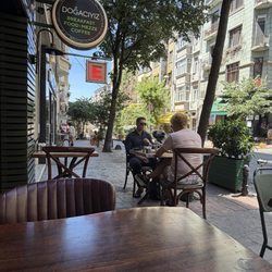 Doğacıyız Gourmet - Sidewalk tables