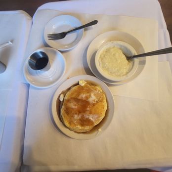 Pearl's Place - Grits and pancakes - Breakfast & Brunch Near Me - Chicago, Illinois Pearl's Place - Grits and pancakes - Breakfast & Brunch Near Me - Chicago, Illinois