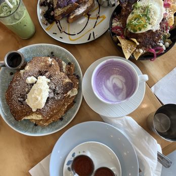 Toast Kitchen & Bakery - Chocolate chip pancakes, ube French toast, chilaquiles, ube latte, matcha latte - Breakfast & Brunch Near Me - Tustin, California
