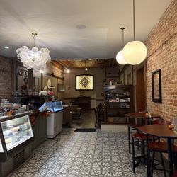 Berry's on Main - Norwalk, OH - Walk in area