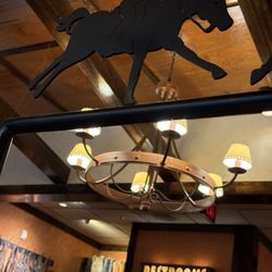 Texas Roadhouse - Everytime we come to dine here it's always dirty and I'm not sure why?