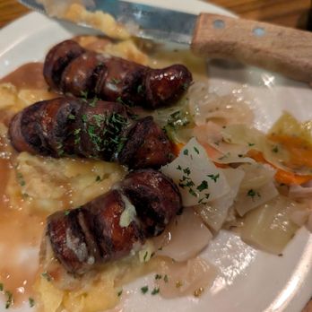 Finnigan's Wake Irish Pub - Small bangers and mash - Irish Near Me - Winston-Salem, North Carolina