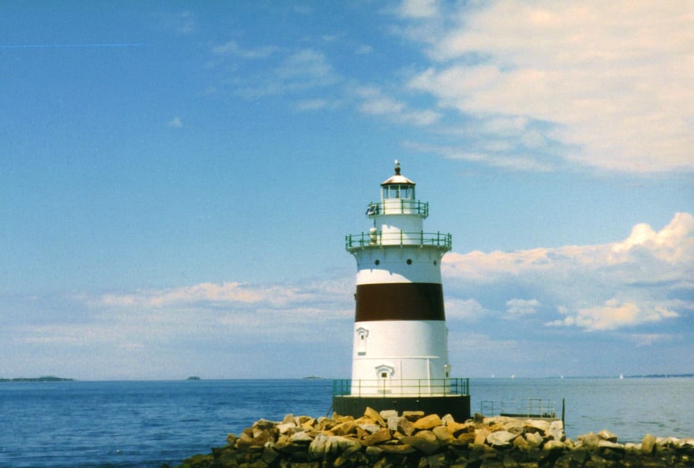 LATIMER REEF LIGHTHOUSE Updated June 2024 Stonington, Connecticut