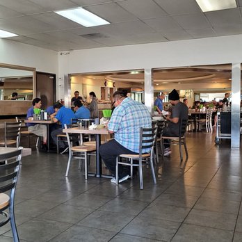 Pho Hoa - indoor seating - Vietnamese Near Me - San Diego, California Pho Hoa - indoor seating - Vietnamese Near Me - San Diego, California