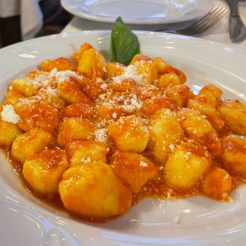 Da Costantino - Gnocchi alla Sorrentino w: tomato sauce and mozzarella - very good - Italian Near Me - Positano, SA Da Costantino - Gnocchi alla Sorrentino w: tomato sauce and mozzarella - very good - Italian Near Me - Positano, SA