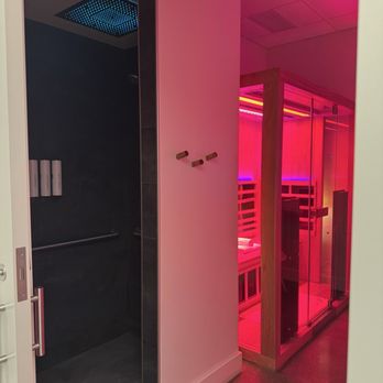 Perspire Sauna Studio - West Loop - Sauna room with shower - Saunas Near Me - Chicago, Illinois Perspire Sauna Studio - West Loop - Sauna room with shower - Saunas Near Me - Chicago, Illinois