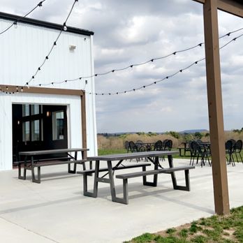 Balanced Rock Winery - Wineries Near Me - Baraboo, Wisconsin