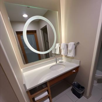 SpringHill Suites by Marriott Flagstaff - Bathroom Vanity - Hotels Near Me - Flagstaff, Arizona SpringHill Suites by Marriott Flagstaff - Bathroom Vanity - Hotels Near Me - Flagstaff, Arizona